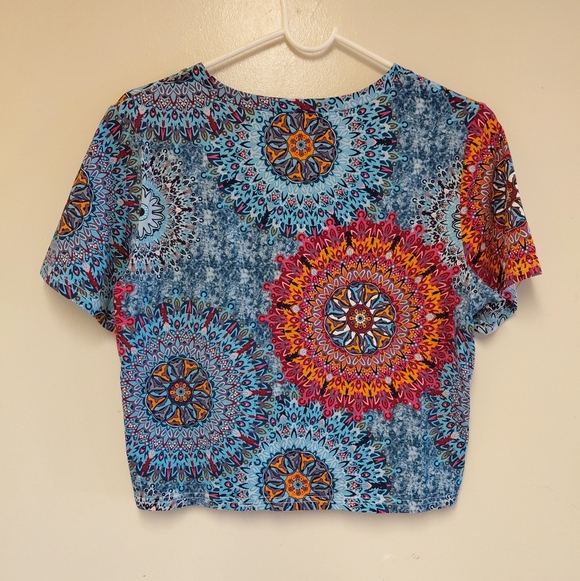 Jenkesi Women's Blue Artsy Mandala Print Twist Front Crop Top Size M - Picture 2 of 11